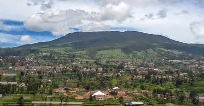 Cerita Jawa Cekak Kedadeane Tangkuban Perahu