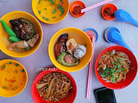 Yong-Lock-Huang-Yong-Tau-Foo-Hiok-Nee-Johor-Bahru-永樂園(釀豆腐)