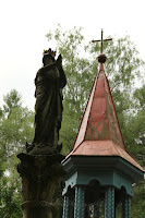 Rokole - dřevěná stavba "Loreta"/Rokole - The Wooden Building "Loreta"