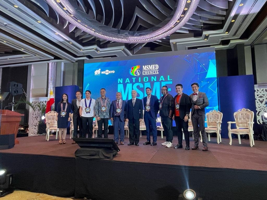 PHOTO CAPTION: [L-R] KD Dizon, Head of Globe Business, joins Robertson Chiang (Dragonpay Founder and CEO), George Royeca (Angkas CEO), Yasha Chatab (Director of International Business & Government Relations, WIR Group, Indonesia), Vicente Catudio, Jr. (Chief of Party, United States Agency for International Development (USAID)-sponsored Strengthening Private Enterprises for the Digital Economy [SPEED]), Trade Secretary Alfredo Pascual, ER Rollan (CEO and Co-Founder, GrowSari), Ibba Bernardo (Co-Founder and CMO, Packwords), Djon Nacario (Managing Director, Lalamove) in the panel led by RJ Ledesma, discussing Digitalization for MSMEs at the 2023 National MSME Summit.