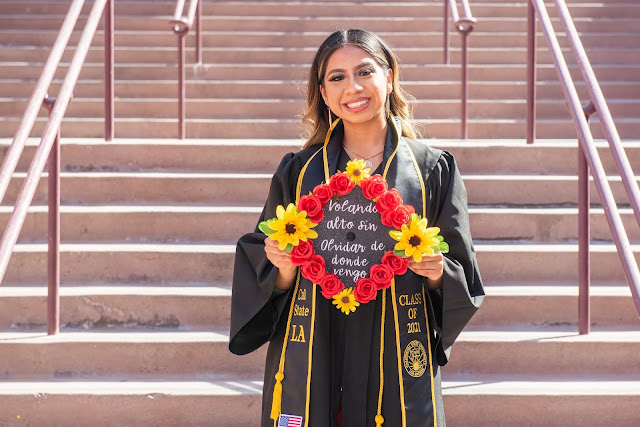 Evelyn Bernal graduation photos at California State University in Los Angeles Ca, photographer, Gustavo Villarreal, www.gustavovillarreal.com, 323-633-8283