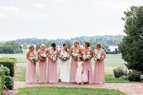 Summer Wedding at Brittland Manor photographed by Maryland Wedding Photographer Heather Ryan Photography