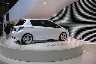 Toyota Yaris Hybrid Picture Gallery