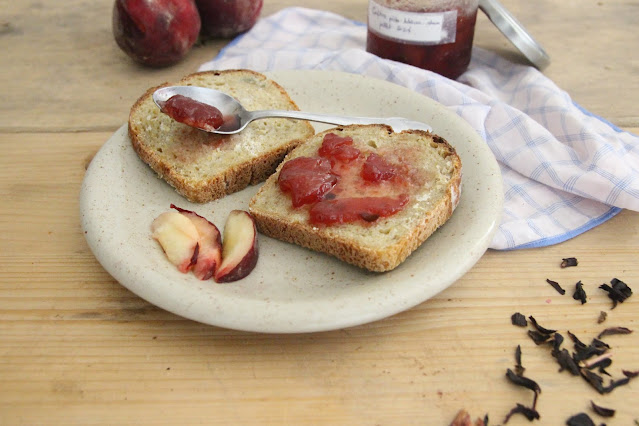 Confiture pêche blanches-hibiscus