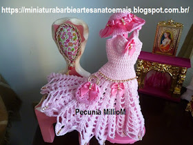 Vestido de Pontas em Crochê Com Chapéu e Bolsa Para Barbie por Pecunia MillioM 6