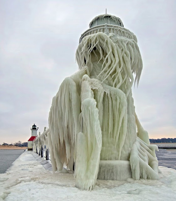 Faros congelados heladas invierno lago Michigan EE-UU