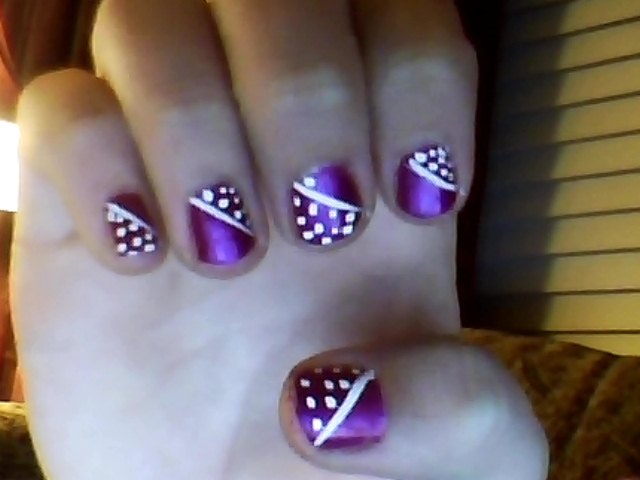 to show you guys my nails for this week. Its is a super easy nail art 