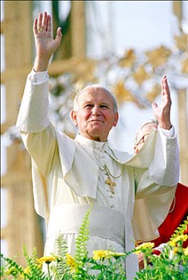 Bento XVI sobre Beato João Paulo II A fé inabalável penetrou sua fraqueza física