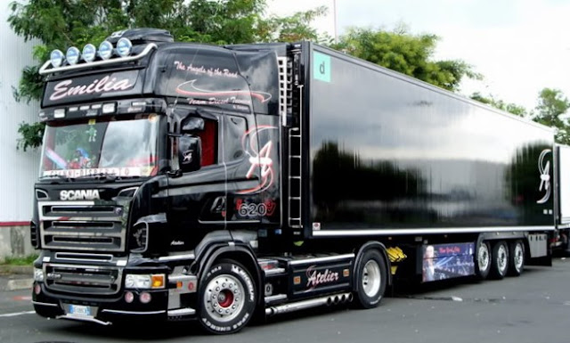 truk box tronton Scania Explore Super