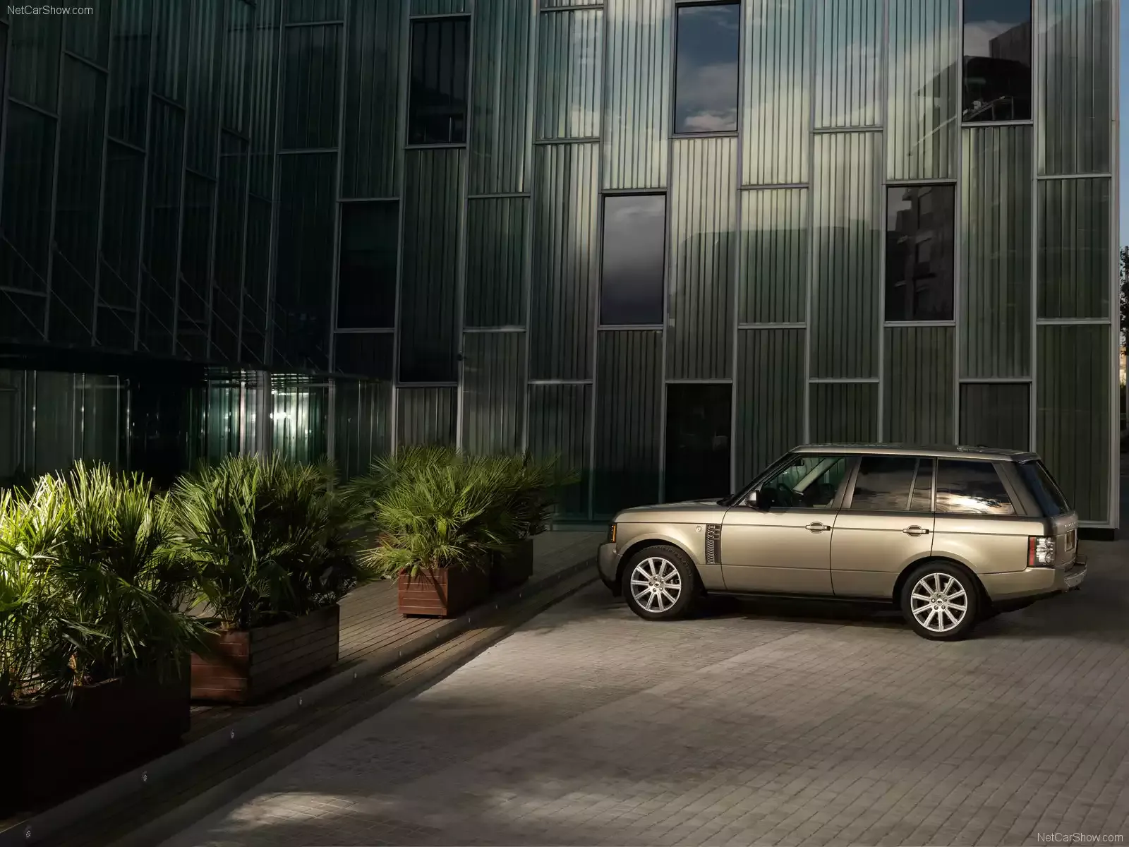 Hình ảnh xe ô tô Land Rover Range Rover 2010 & nội ngoại thất