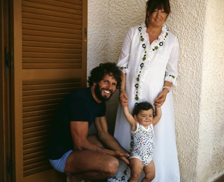 Giuliano Gemma con la moglie e la figlia Giuliana negli anni Settanta