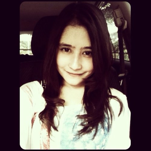 Perilly Ratukondangan Beef: About Prilly Latuconsina