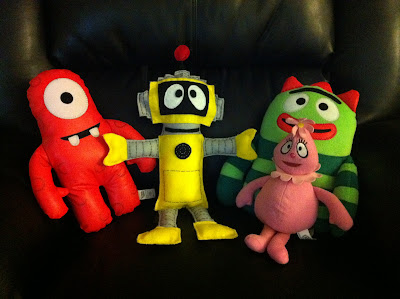 Step by step instructions on how to make your own felt Plex doll from Yo Gabba Gabba www.thebrighterwriter.blogspot.com