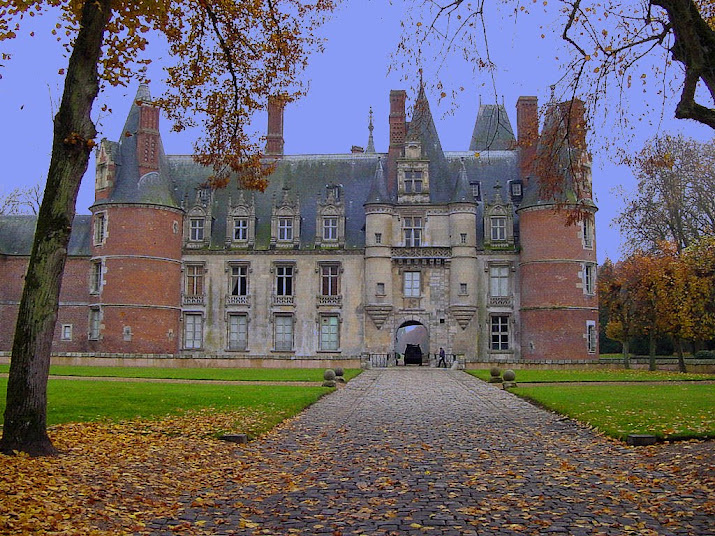 Maintenon tomou forma quando a França decidiu sonhar