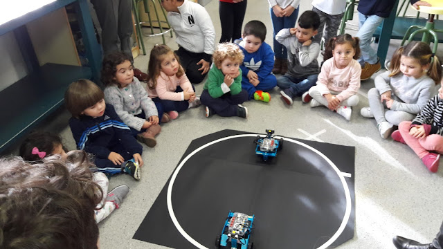 http://bibliobn.blogspot.com.es/2017/02/xornada-robotica-no-ies-de-pastoriza.html