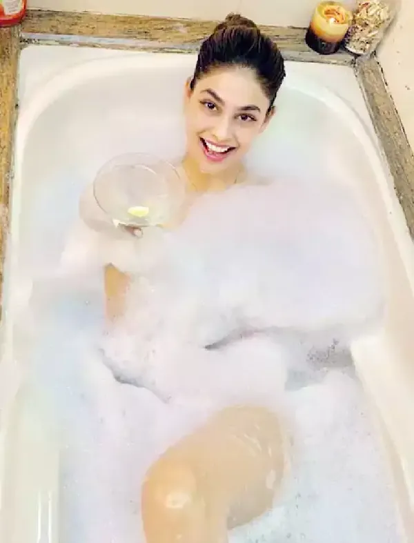 puja gupta nude bathtub bold photoshoot