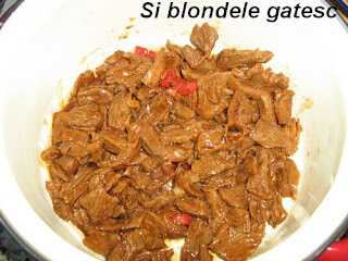 carne de vita cu sos de stridii