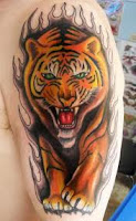 tatouage de tigre sur le bras