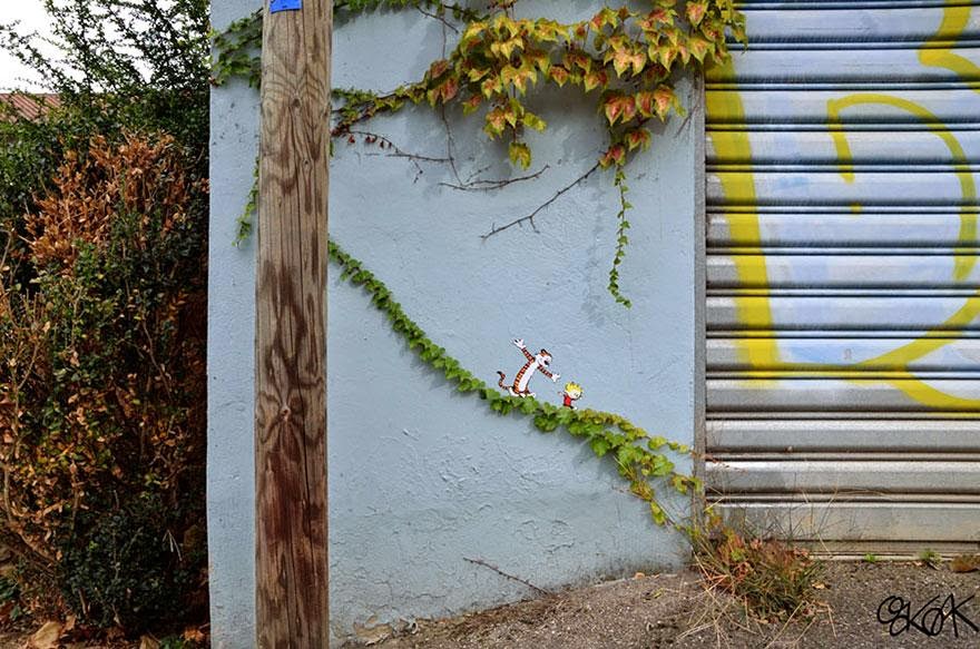 28 Pieces Of Street Art That Cleverly Interact With Their Surroundings - Calvin & Hobbes, France