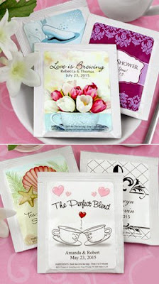 A hot drink is PERFECT for a cold night. So if you're having a fall or winter wedding, these Hot Drink Mixes Wedding Favors ideas from www.abrideonabudget.com are perfect!