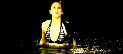 Daughter of Kamal Hasan and Sarika, Shruti Hasan is appearing in a two piece bikini