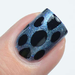 circle nail vinyl nail art