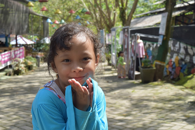 Keceriaan anak-anak di Kampung Susu Dinasty