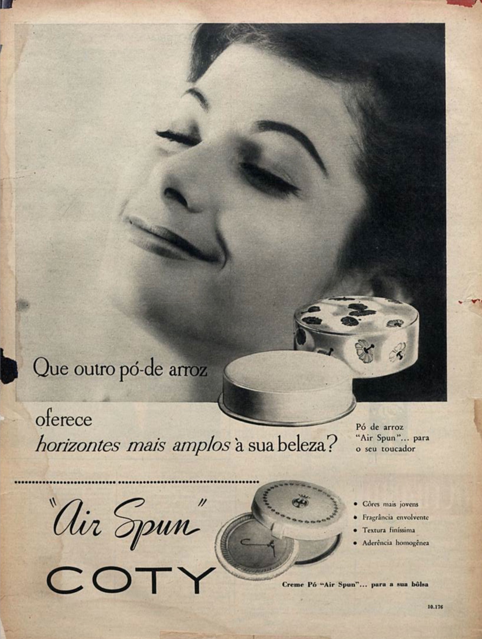 Anúncio veiculado em 1963 apresentando os benefícios do pó de arroz da marca Coty