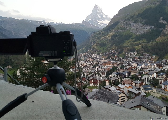 Canon G5X mounted on the Manfrotto Pixi Evo 2 mini-tripod. Shooting the Matterhorn with Zermatt at dawn