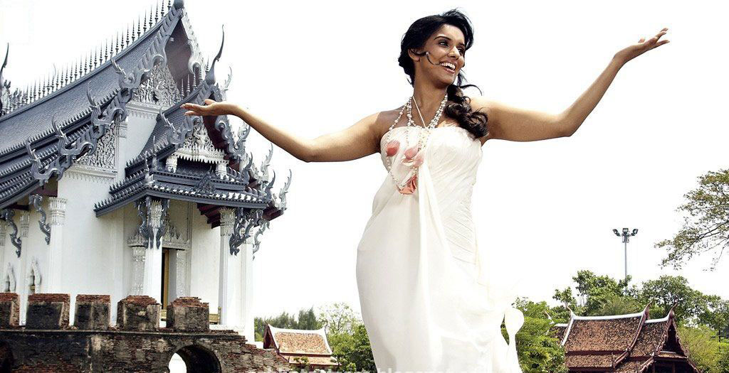 Kerala-beauty-Aasin-Desi-Celebrity-Indian-movie-actress-Filmstar-Asin-Thottumkal