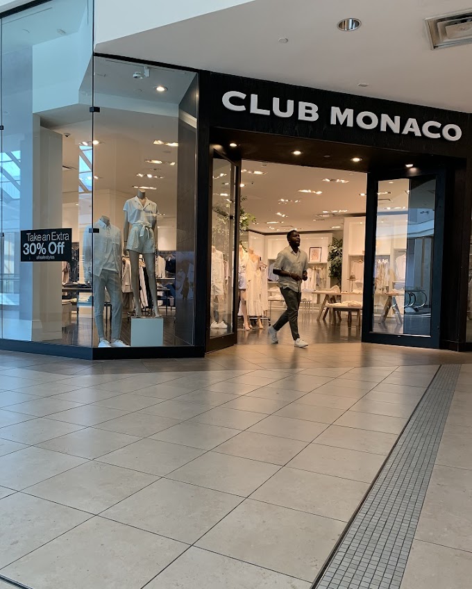 Club Monaco - Fairview Mall North York