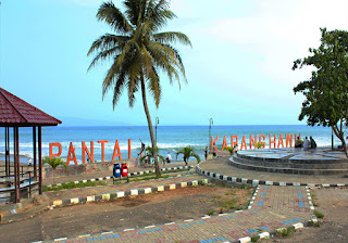 Pantai Karang Hawu Sukabumi