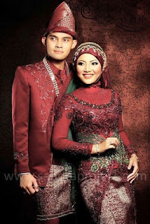 Foto Baju Kebaya Pengantin Warna Merah Marun Trend Terbaru Model Modern 