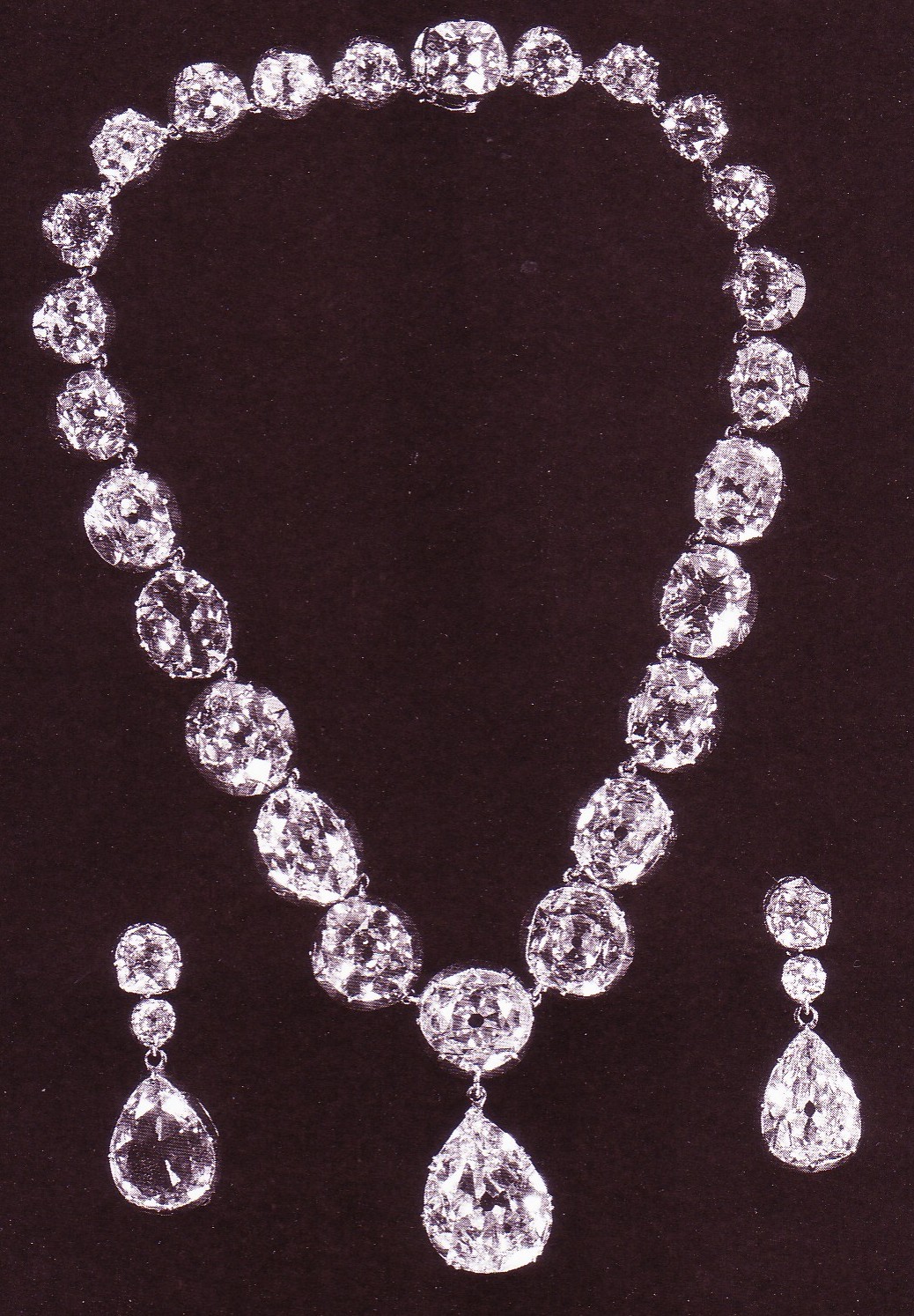 Queen Victoria's Collet Necklace and Earrings