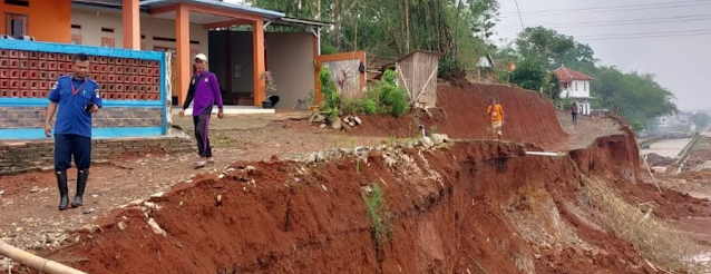 Longsor Akibat Hujan di Tigaraksa, Tangerang: BPBD Lakukan Evakuasi dan Bantuan