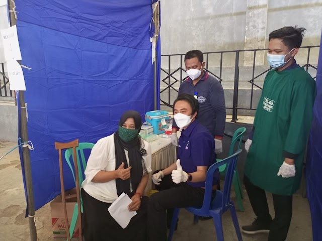 Penyandang Disabilitas Ikut Vaksinasi Dosis Dua Partai NasDem Kebumen