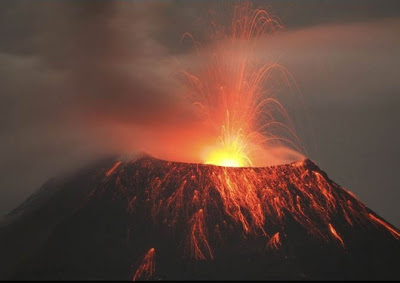 Foto Ekslusif Bencana Gunung Meletus di Ekuador dan  Guatemala