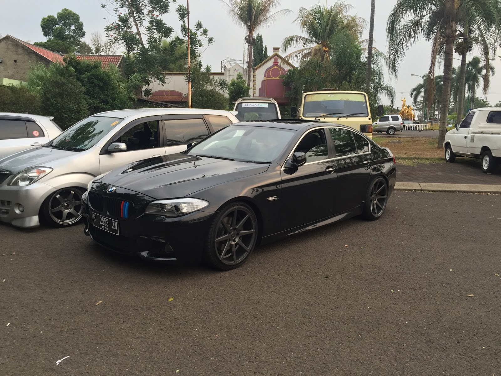 Auto Speed BMW F10 528I MODIFIKASI DAN SPESIFIKASI SIMPLE