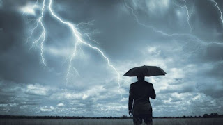 ঝড়ের কবলে একটি সাহসীকতার গল্প ঝড়ের কবলে একটি সাহসীকতার গল্প