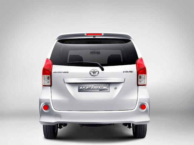 Toyota Avanza Veloz Belakang