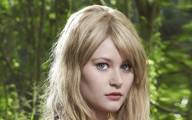 Emilie de Ravin Still,Wallpaper,Image,Photo,Picture,Hot,Sexy