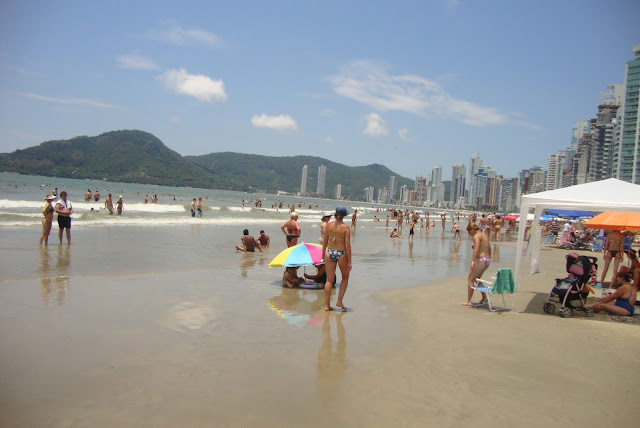 Praia do centro de Balneário Camboriú