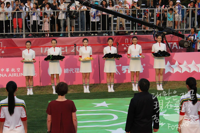 곧 만날 선수들을 기다리고 있는 금, 은, 동메달과 대회 마스코트 인형 [대만은 지금 = 전미숙 촬영]