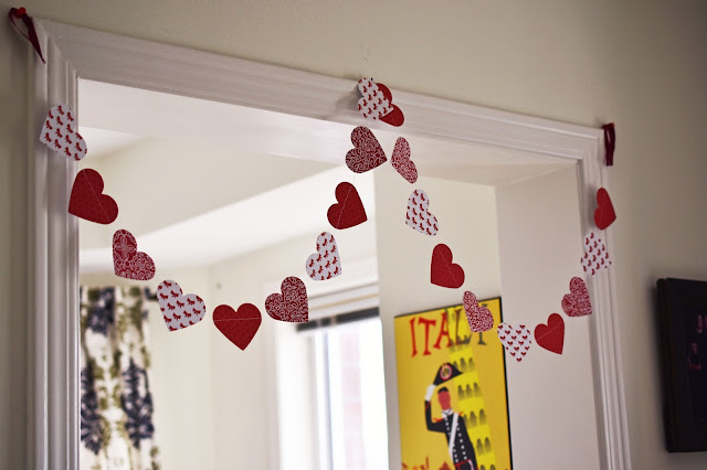 How to Sew A Simple Paper Hearts Garland for Valentine's Day - quick and easy project - requires minimal #sewing skills #crafts #diy #crafting #ValentinesDay