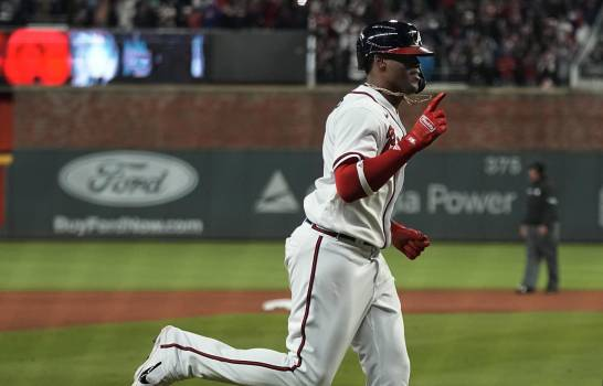 Los Bravos vencen 3-2 a los Astros y ponen la serie 3-1; se acercan a la corona de la Serie Mundial