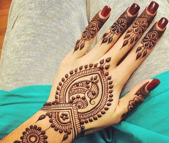  Gambar  Henna  Tangan  Cantik Lagi Viral Terbaru
