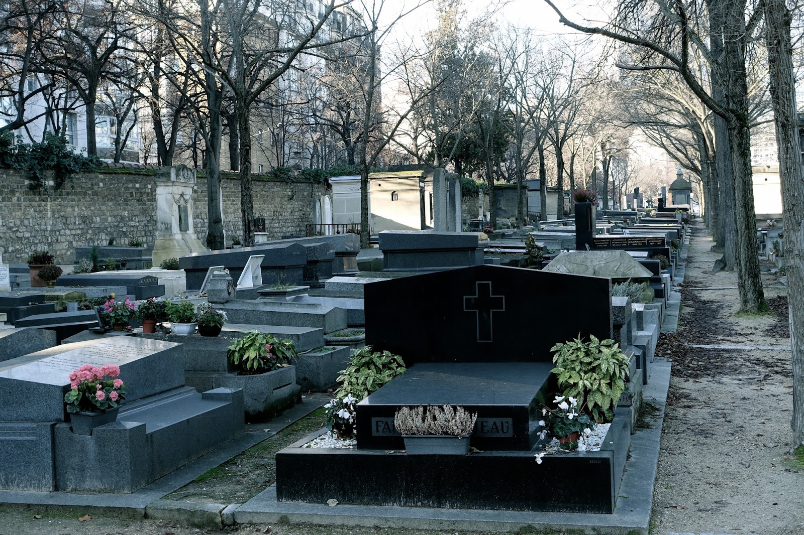 モンパルナス墓地（Cimetière du Montparnasse）