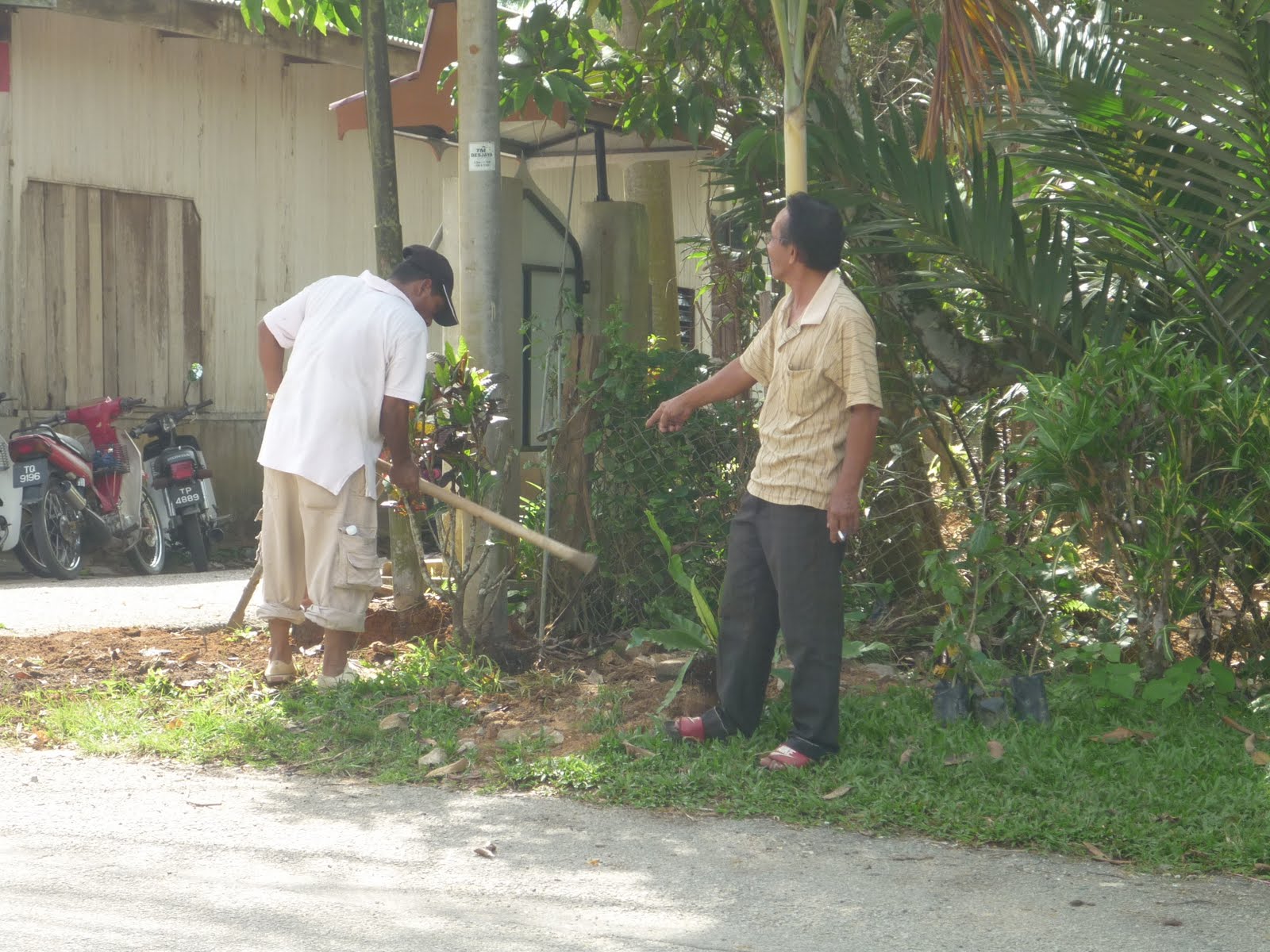 SETIU HARI INI: Gotong Royong Di Kampung Bukit Wan