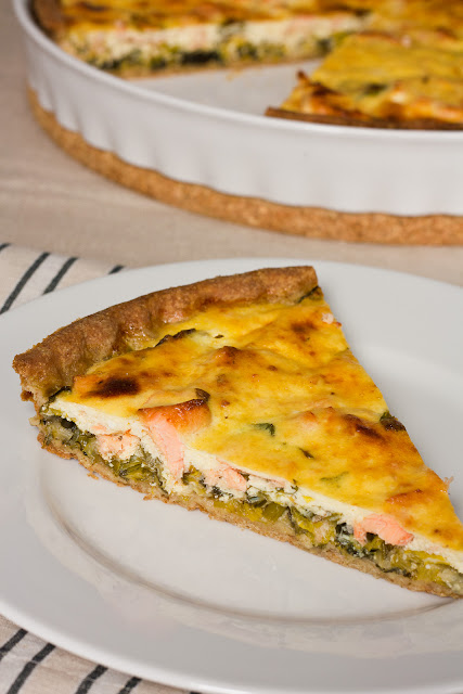 Integralni quiche sa porilukom i lososom