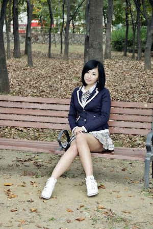 Ryu Ji Hye, School Girl in the Park 06
